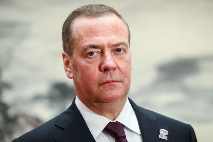 Medvedev “Ultimatum Trump? Teatrale”