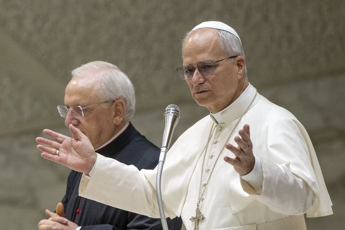 Papa “Pace non è utopia spirituale, abbandonare idolatria del profitto”