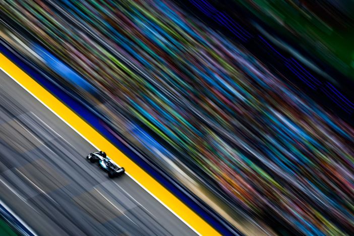 Russell in pole a Singapore davanti a Verstappen, Hamilton 6°