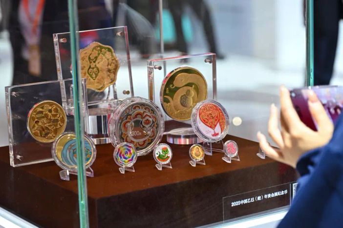 Cina, in arrivo monete commemorative per L’Anno del Cavallo