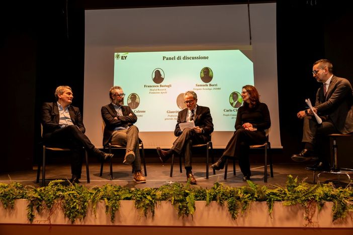 IA per studiare Sofocle, a Roma la prima sperimentazione EY-Istituto Santa Maria IA per studiare Sofocle, a Roma la prima sperimentazione EY-Istituto Santa Maria