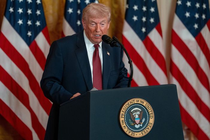 Dazi, Trump “Da Corte Suprema sentenza stupida e ridicola, mi ha dato più forza” Dazi, Trump “Da Corte Suprema sentenza stupida e ridicola, mi ha dato più forza”