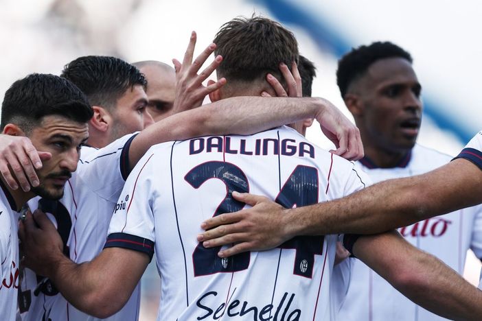 Bologna corsaro a Sassuolo: Dallinga firma l’1-0 Bologna corsaro a Sassuolo: Dallinga firma l’1-0