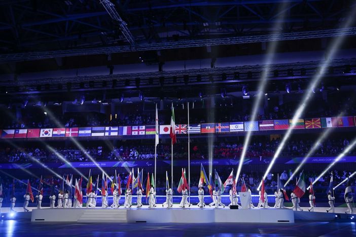 Cortina spegne il braciere: chiuse le Paralimpiadi di Milano-Cortina 2026 Cortina spegne il braciere: chiuse le Paralimpiadi di Milano-Cortina 2026
