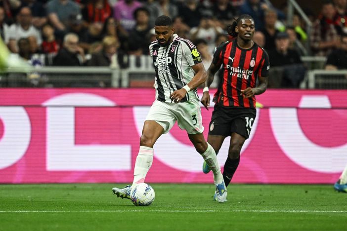 Reti inviolate e luci spente a San Siro, Milan-Juve 0-0 Reti inviolate e luci spente a San Siro, Milan-Juve 0-0