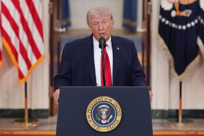 Trump “Dazi del 25% alle auto europee, Ue “Inaccettabile”