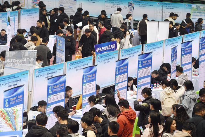 Cina, il mercato del lavoro stabile ad aprile Cina, il mercato del lavoro stabile ad aprile
