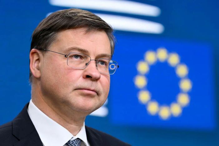 Commissione Ue, il conflitto in Medio Oriente rallenta la crescita Commissione Ue, il conflitto in Medio Oriente rallenta la crescita