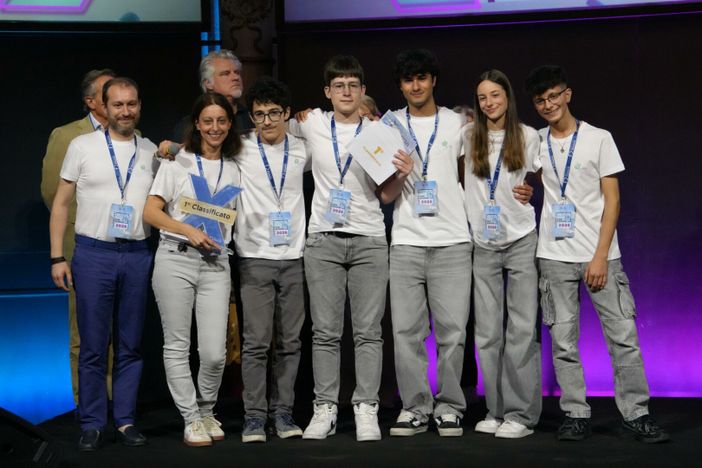 Fondazione Diasorin, a Mad for Science vince il liceo Giacomo Leopardi di Recanati Fondazione Diasorin, a Mad for Science vince il liceo Giacomo Leopardi di Recanati