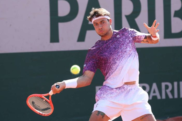 Cobolli domina Tien e vola agli ottavi del Roland Garros Cobolli domina Tien e vola agli ottavi del Roland Garros