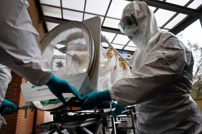 Ebola, negativo il test del paziente rientrato in Sardegna dal Congo Ebola, negativo il test del paziente rientrato in Sardegna dal Congo