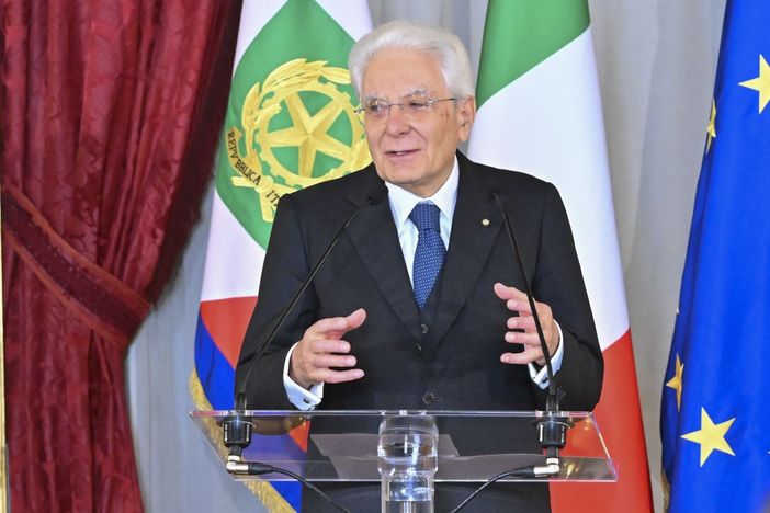 Mattarella “Il 2 giugno fu l’avvio di un grande percorso di sviluppo civile” Mattarella “Il 2 giugno fu l’avvio di un grande percorso di sviluppo civile”