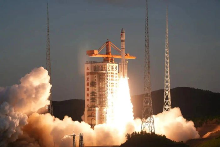 Cina, lanciato un nuovo gruppo di satelliti per la costellazione Spacesail Cina, lanciato un nuovo gruppo di satelliti per la costellazione Spacesail