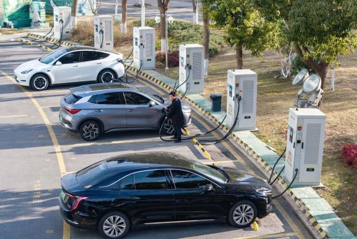 Cina, il Primo Maggio aumentate del 55,6% le ricariche elettriche in autostrada Cina, il Primo Maggio aumentate del 55,6% le ricariche elettriche in autostrada