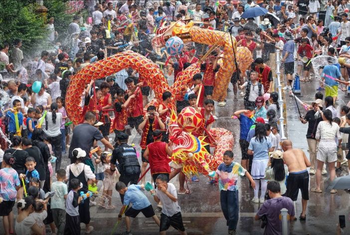 Dragon Boat Festival, a Pechino 8,4 mln di visite turistiche durante le vacanze Dragon Boat Festival, a Pechino 8,4 mln di visite turistiche durante le vacanze