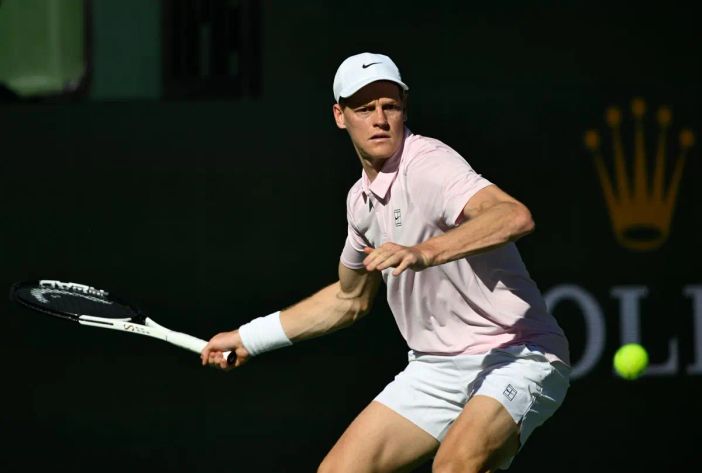 Sinner in semifinale a Indian Wells, Tien ko in due set Sinner in semifinale a Indian Wells, Tien ko in due set