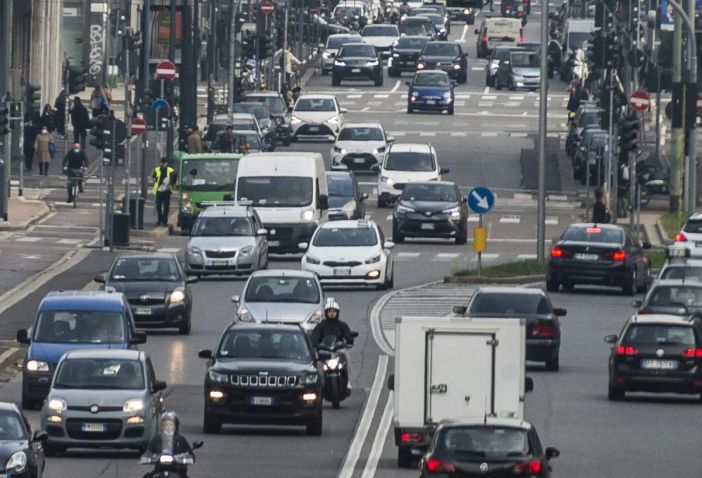 A febbraio in crescita il mercato dell’auto A febbraio in crescita il mercato dell’auto