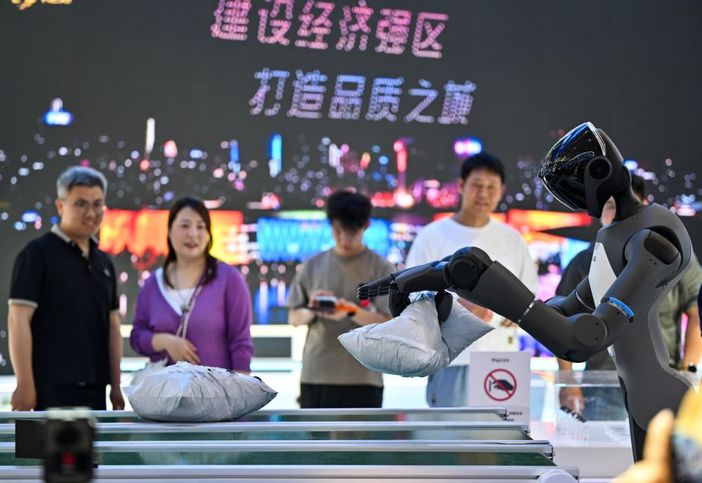 Cina, intelligenza artificiale sempre più integrata nei processi industriali Cina, intelligenza artificiale sempre più integrata nei processi industriali