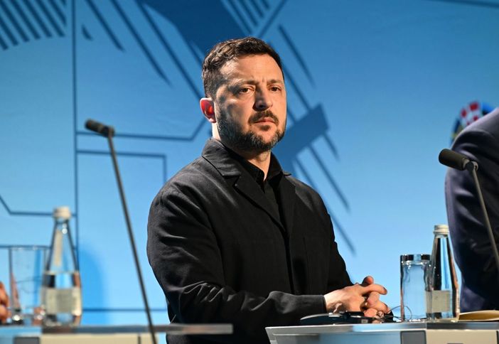 Ucraina, Zelensky “La Russia si prepara a lanciare un attacco massiccio” Ucraina, Zelensky “La Russia si prepara a lanciare un attacco massiccio”