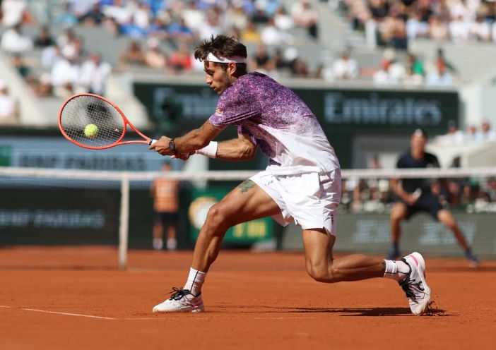 Cobolli cede al quinto set, il Roland Garros è di Zverev Cobolli cede al quinto set, il Roland Garros è di Zverev