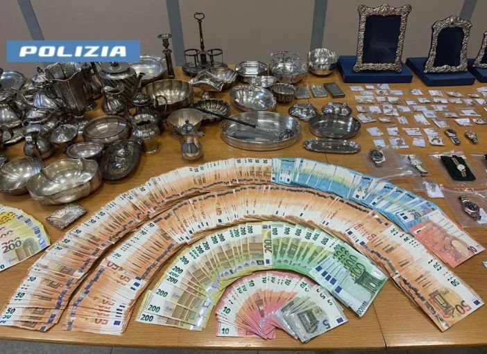 Ricettazione e riciclaggio, a Milano 4 arresti e sequestro di beni per un milione Ricettazione e riciclaggio, a Milano 4 arresti e sequestro di beni per un milione