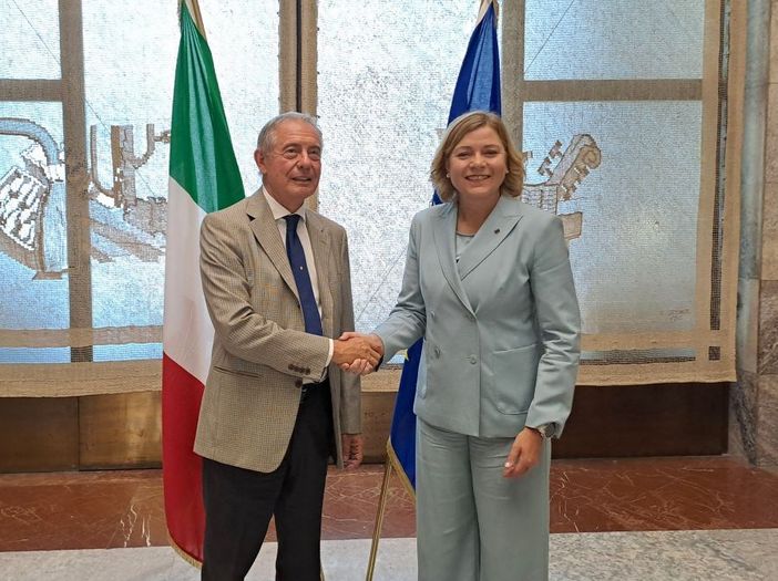 Ue, Urso incontra Virkkunen. Intesa sui dossier tecnologici Ue, Urso incontra Virkkunen. Intesa sui dossier tecnologici