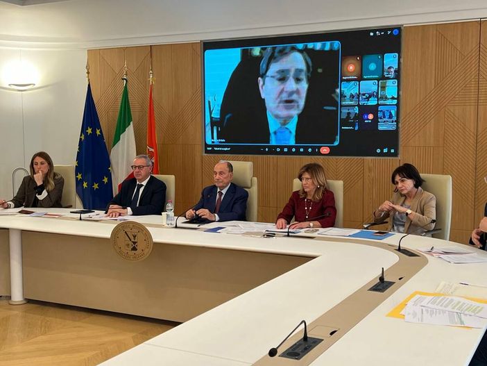 Sicilia, via alla cabina di regia per la legge antimafia “Liberi di scegliere”: 3 milioni di euro per strappare i giovani alla criminalità Sicilia, via alla cabina di regia per la legge antimafia “Liberi di scegliere”: 3 milioni di euro per strappare i giovani alla criminalità