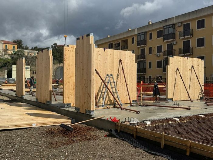 Messina, al via la costruzione dei 60 alloggi green a Fondo Basile: legno X-LAM e digitalizzazione per un nuovo modello di risanamento Messina, al via la costruzione dei 60 alloggi green a Fondo Basile: legno X-LAM e digitalizzazione per un nuovo modello di risanamento