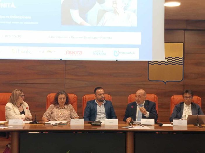 Anziani non autosufficienti, la Basilicata scommette sulla casa come primo luogo di cura