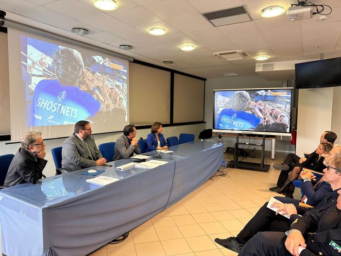 Dal mare all’energia, con “Green Plasma” le reti fantasma diventano risorsa Dal mare all’energia, con “Green Plasma” le reti fantasma diventano risorsa