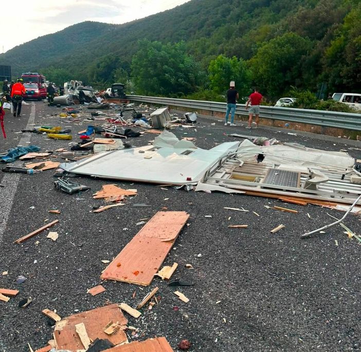 Tragico incidente sulla Rieti-Terni, 6 morti e 26 feriti