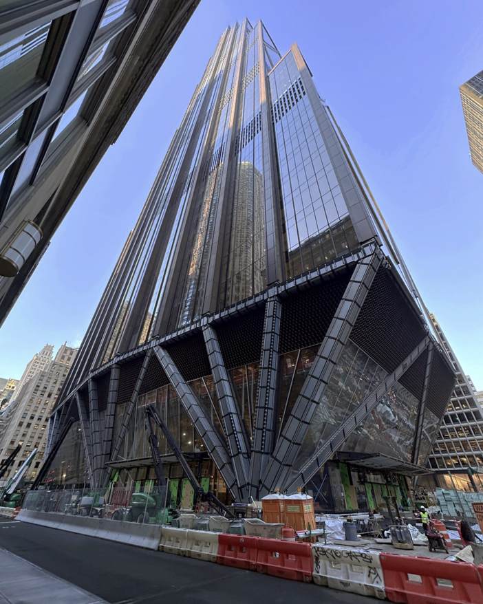 Jamie Dimon inaugura la nuova sede centrale di JPMorgan a New York