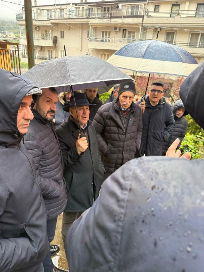 Maltempo in Basilicata, Bardi e Pepe a Rapolla: sette case sgomberate per il crollo di un muro Maltempo in Basilicata, Bardi e Pepe a Rapolla: sette case sgomberate per il crollo di un muro