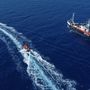 Il ciclone Harry ferma la nave di ResQ, l’organizzazione lancia la campagna “Insieme, torniamo in mare”