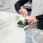 POS, arriva una novità per i piccoli negozi: azzerate le commissioni fino a 20 euro POS, arriva una novità per i piccoli negozi: azzerate le commissioni fino a 20 euro