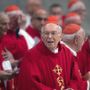 Conclave, cardinale Re “Il mondo di oggi attende molto dalla Chiesa”