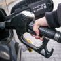 Carburanti, Mimit “Prezzi ai minimi dall’estate 2021”