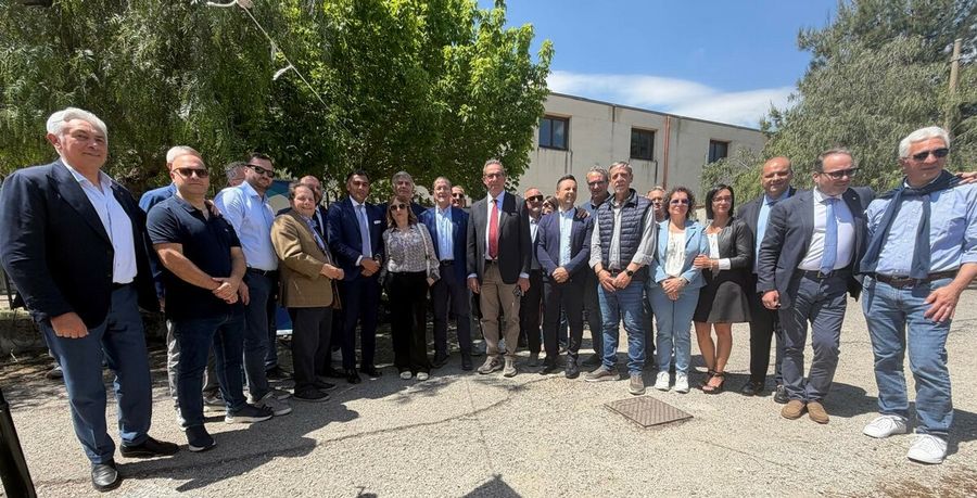 Lercara Friddi, partono i lavori di riqualificazione nell’agglomerato industriale: Tamajo: «Così diamo fiducia alle imprese dell’entroterra» Lercara Friddi, partono i lavori di riqualificazione nell’agglomerato industriale: Tamajo: «Così diamo fiducia alle imprese dell’entroterra»