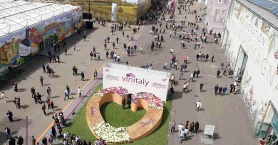 Al via Vinitaly 2025: il "nettare degli dei" vale 42 miliardi l’anno e rappresenta l’1,1% del PIL italiano Al via Vinitaly 2025: il "nettare degli dei" vale 42 miliardi l’anno e rappresenta l’1,1% del PIL italiano