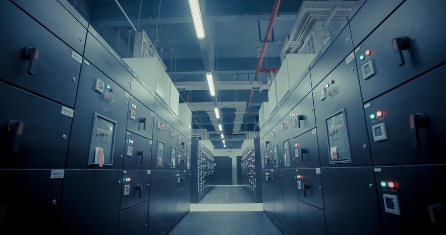 Data center e intelligenza artificiale: un mercato da 1.000 miliardi di dollari. L'Italia si candida a hub del Mediterraneo