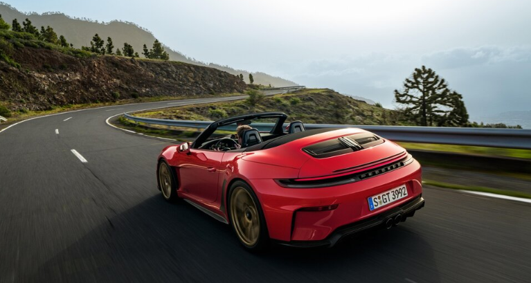 Porsche 911 GT3 S/C: la cabriolet leggera con motore aspirato da 9.000 giri arriva a cielo aperto