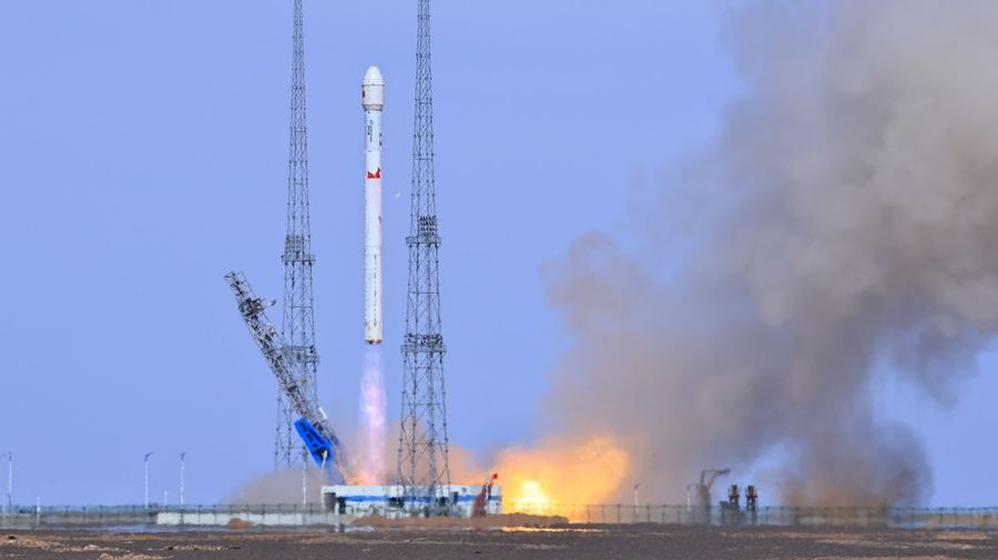 Cina, lanciati due nuovi satelliti nello spazio Cina, lanciati due nuovi satelliti nello spazio