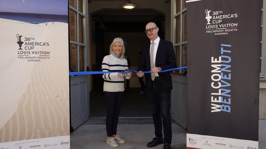 Cagliari si vela d’azzurro: aperto il quartier generale della Pre-America’s Cup alla Manifattura Tabacchi