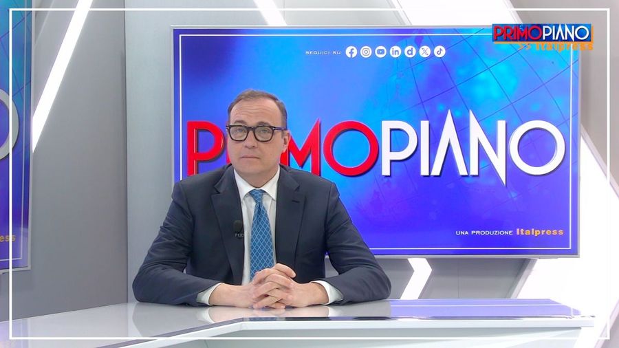 Cerno “Una società conformista è avvelenata e addormenta la democrazia” Cerno “Una società conformista è avvelenata e addormenta la democrazia”