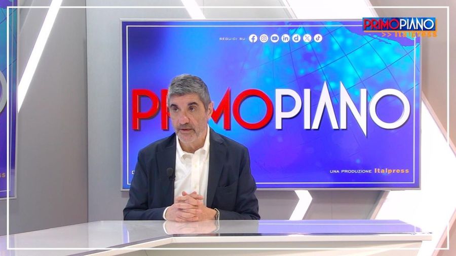 Riotta “Viviamo in un’infosfera che sta diventando tossica” Riotta “Viviamo in un’infosfera che sta diventando tossica”