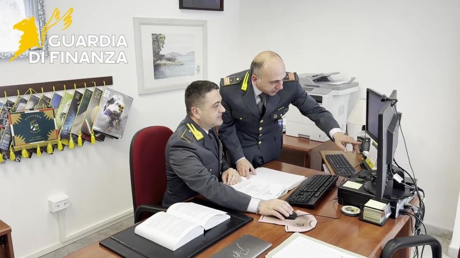 Napoli, fatture inesistenti per 166 mln di euro. Sequestro di beni per 30 milioni Napoli, fatture inesistenti per 166 mln di euro. Sequestro di beni per 30 milioni