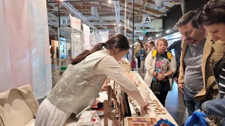 La città cinese di Jingdezhen porta le sue ceramiche alla Mida di Firenze La città cinese di Jingdezhen porta le sue ceramiche alla Mida di Firenze