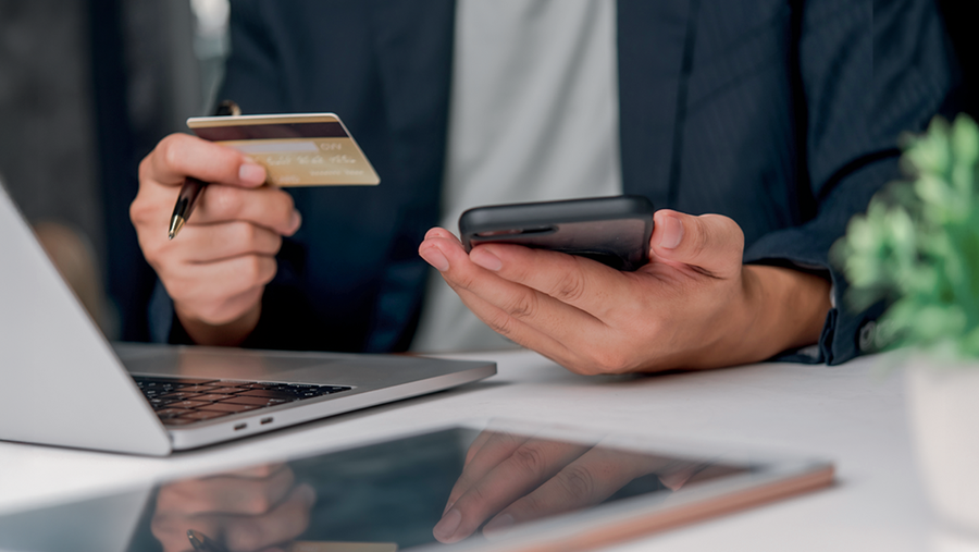 Firma e pagamento in un solo gesto: Intesa (Kyndryl) lancia Sign &amp; Pay per contratti immediatamente operativi