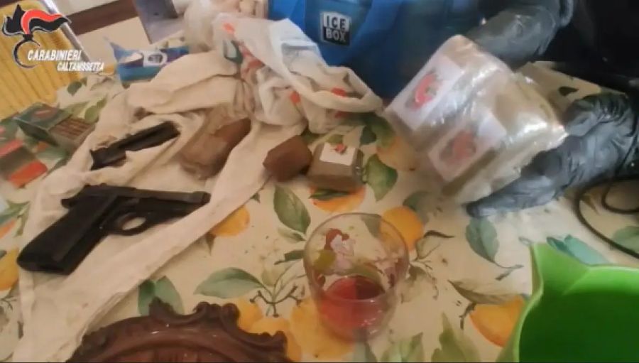 Traffico di droga tra il Nord Italia e Gela, 15 arresti nel nisseno Traffico di droga tra il Nord Italia e Gela, 15 arresti nel nisseno