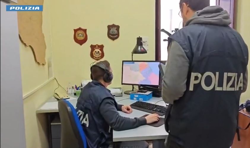 Incitavano alla Jihad, due fermi per terrorismo a Palermo Incitavano alla Jihad, due fermi per terrorismo a Palermo